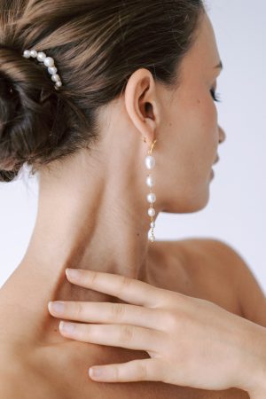 longues-boucles-d-oreilles-mariee-danae-avec-perles-d-eau-douce